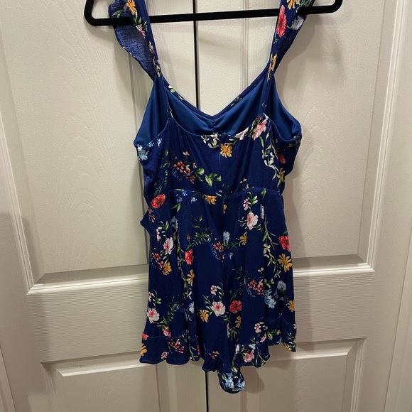 Lulu’s Ruffled Romper - Picture 3 of 7